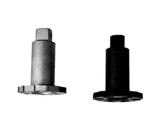 Het uiterlijk van het aluminium onderdeel voor en na de zwartoxide-afwerking